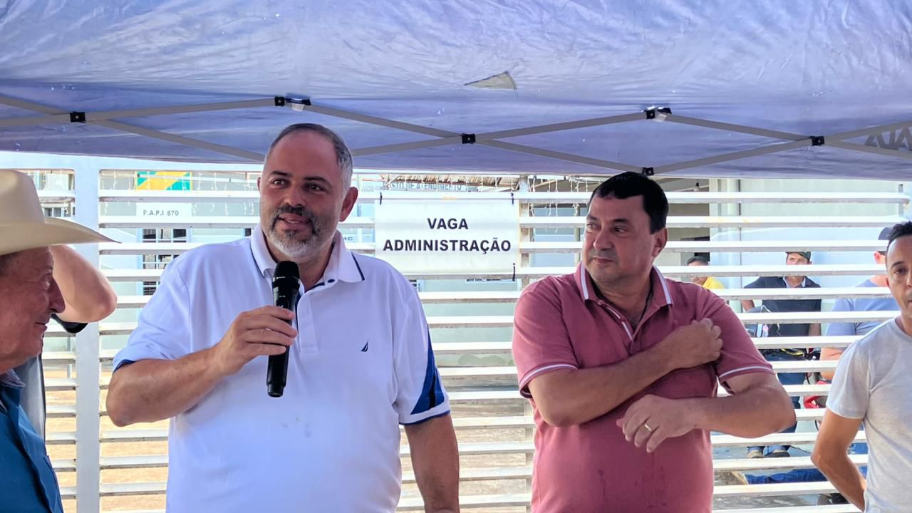 Artagão Júnior participa da entrega de maquinários e destaca mais de R$ 56 milhões para Godoy Moreir