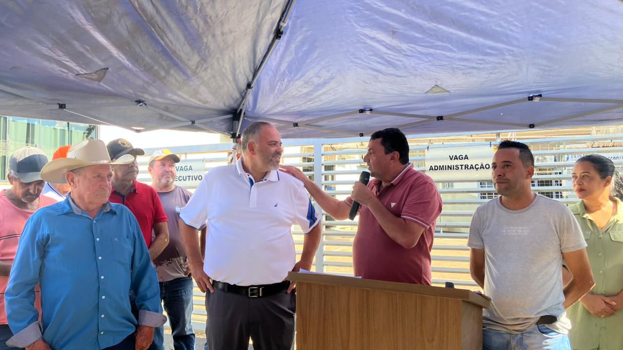 Artagão Júnior participa da entrega de maquinários e destaca mais de R$ 56 milhões para Godoy Moreir