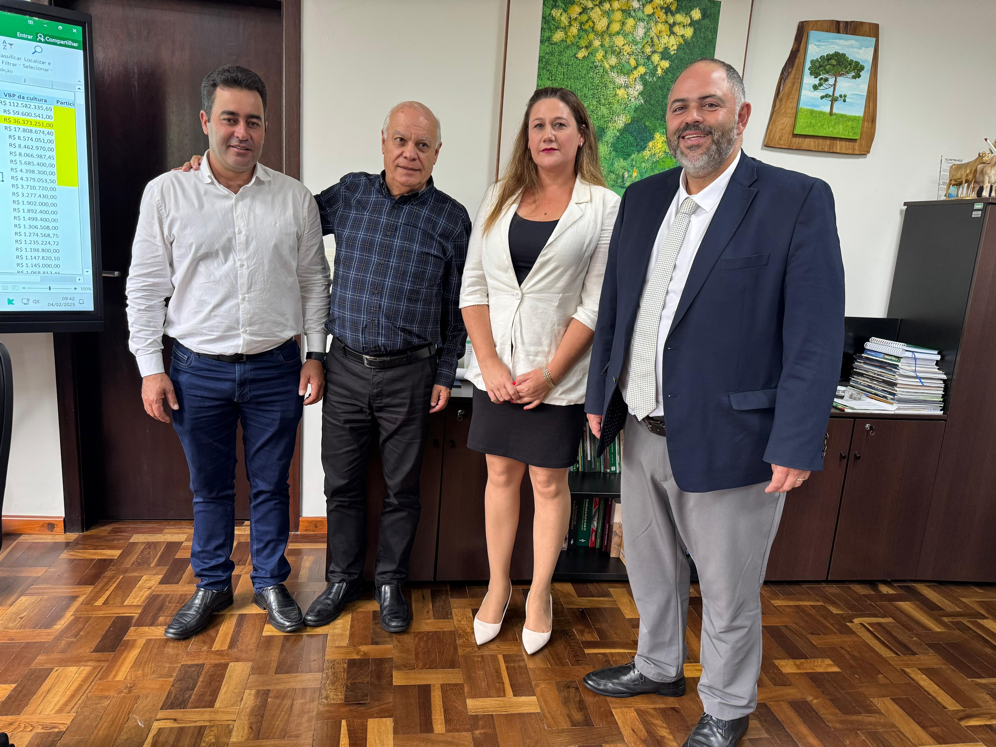 Deputado Artagão Júnior promove reuniões entre prefeitos e Secretaria de Agricultura