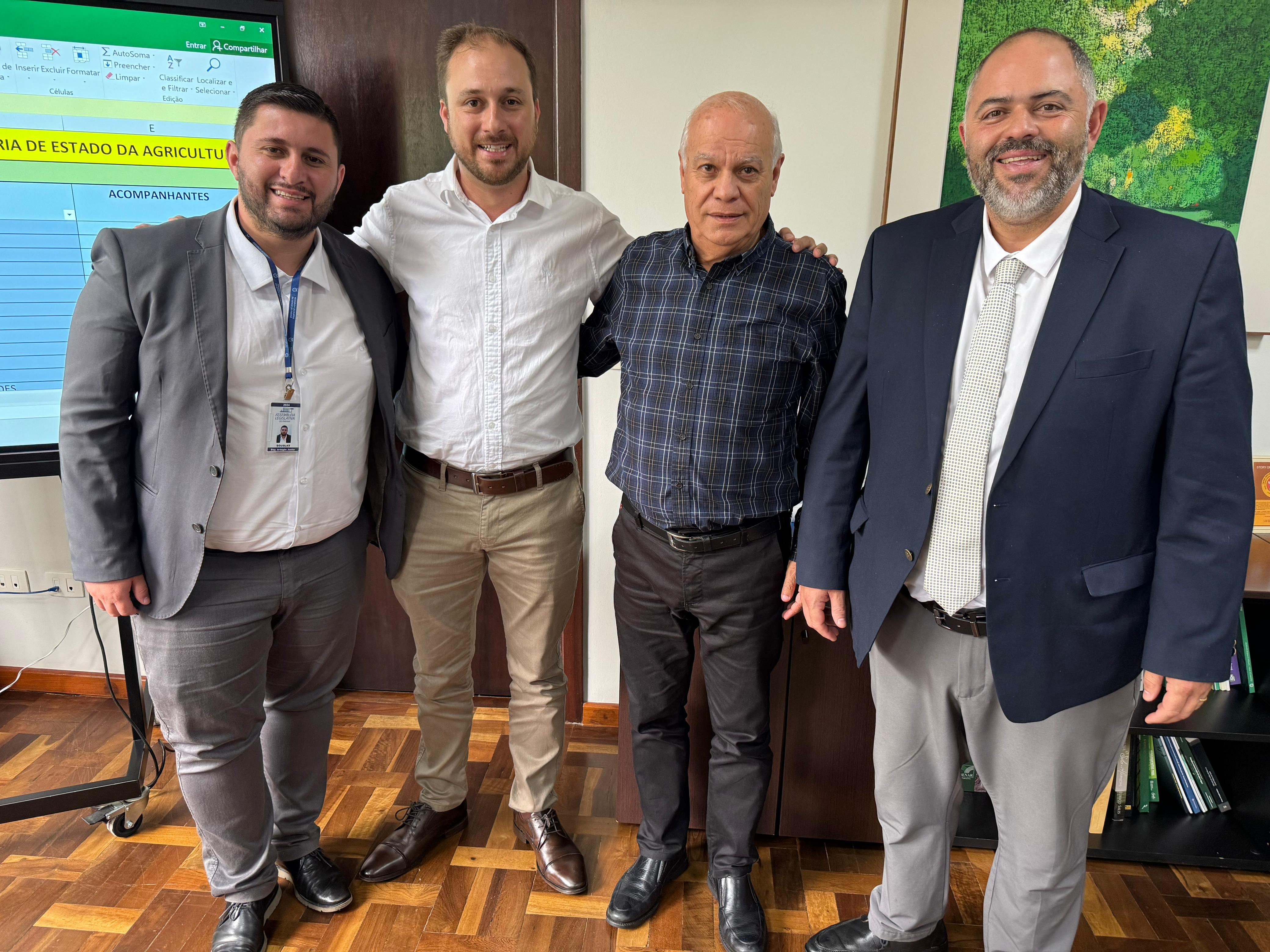 Deputado Artagão Júnior promove reuniões entre prefeitos e Secretaria de Agricultura