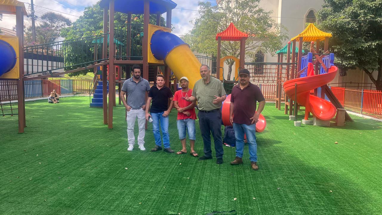 Artagão Júnior participa da entrega de maquinários e anuncia mais de R$ 35 milhões para Califórnia