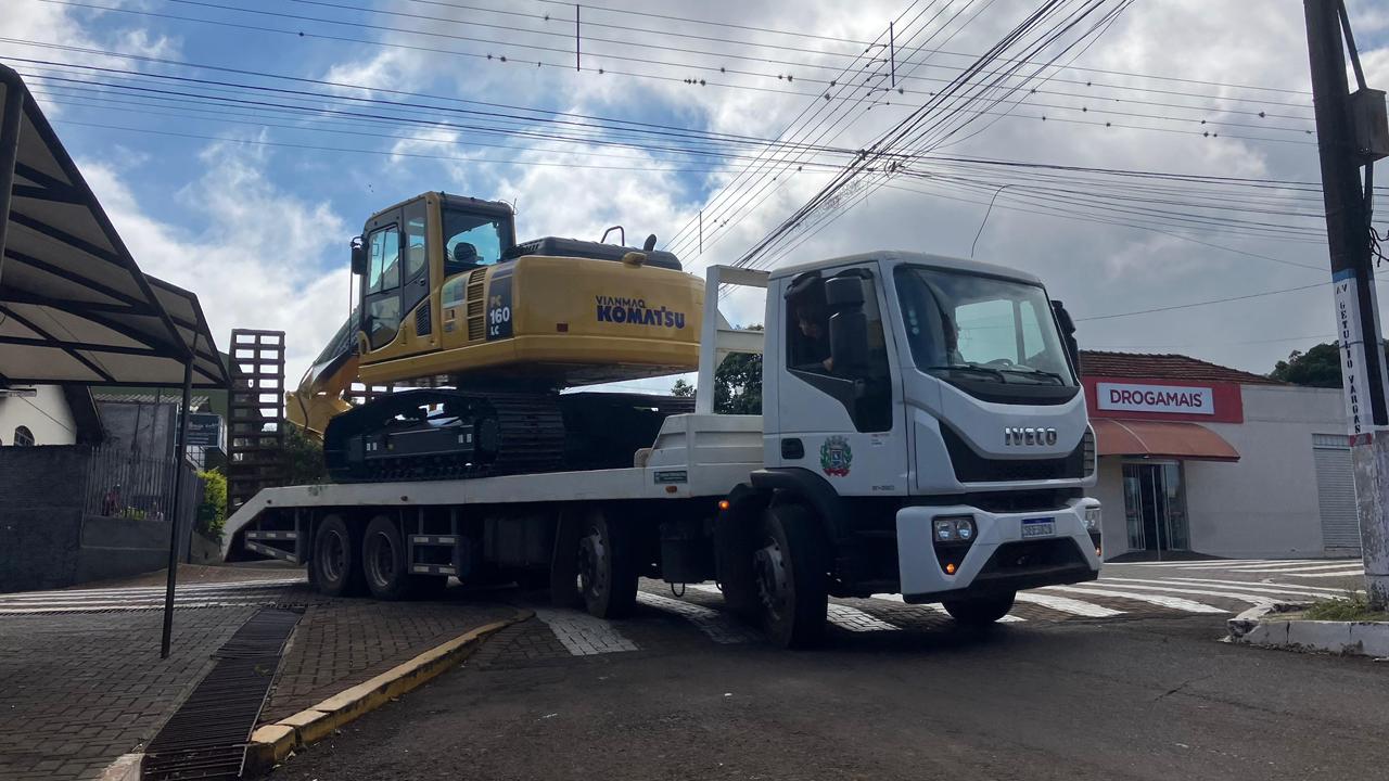 Artagão Júnior participa da entrega de maquinários e anuncia mais de R$ 35 milhões para Califórnia