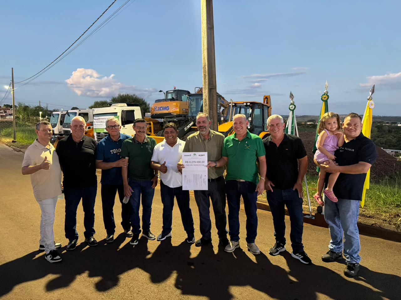 Artagão Júnior participa da entrega de maquinários e anúncio de R$ 47 milhões para São Pedro do Ivaí