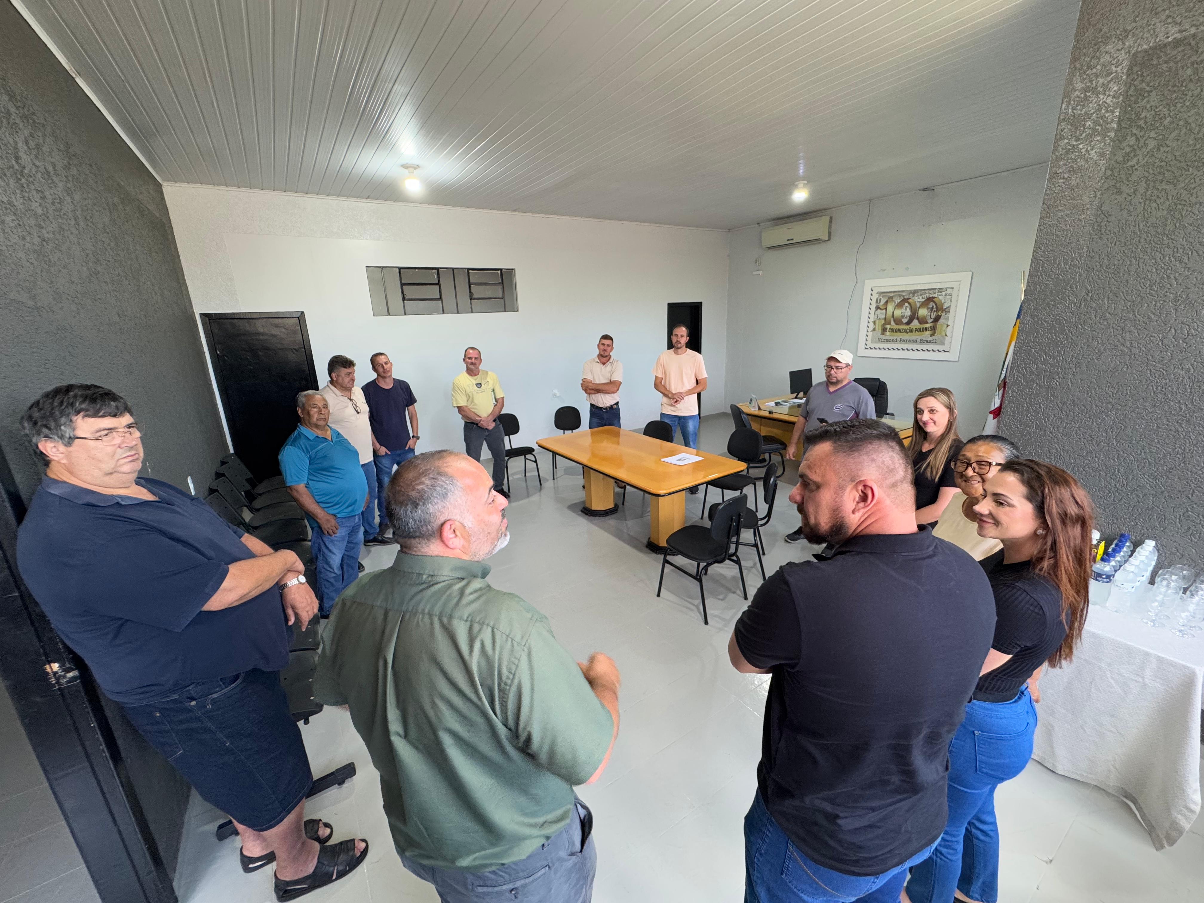 Artagão Júnior discute estratégias de desenvolvimento com o prefeito de Virmond, Fernando