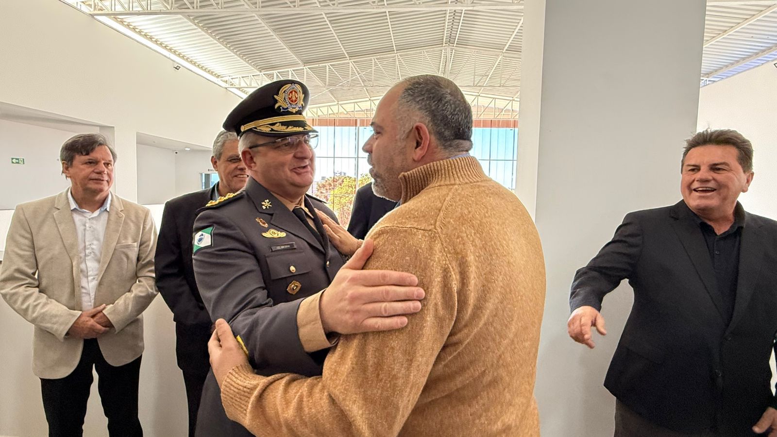 Artagão Júnior participa de solenidade de troca de comando do Corpo de Bombeiros em Guarapuava