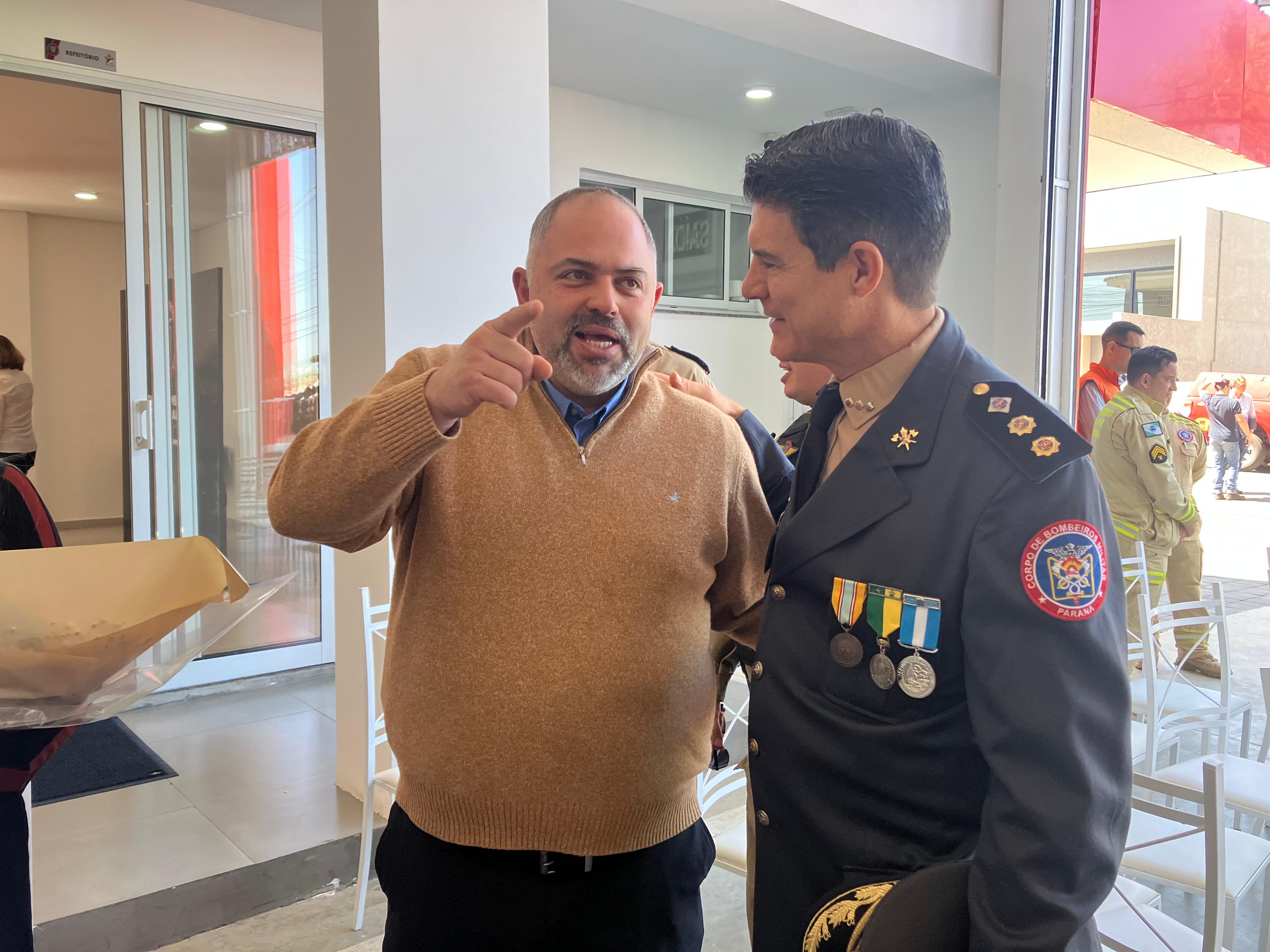 Artagão Júnior participa de solenidade de troca de comando do Corpo de Bombeiros em Guarapuava