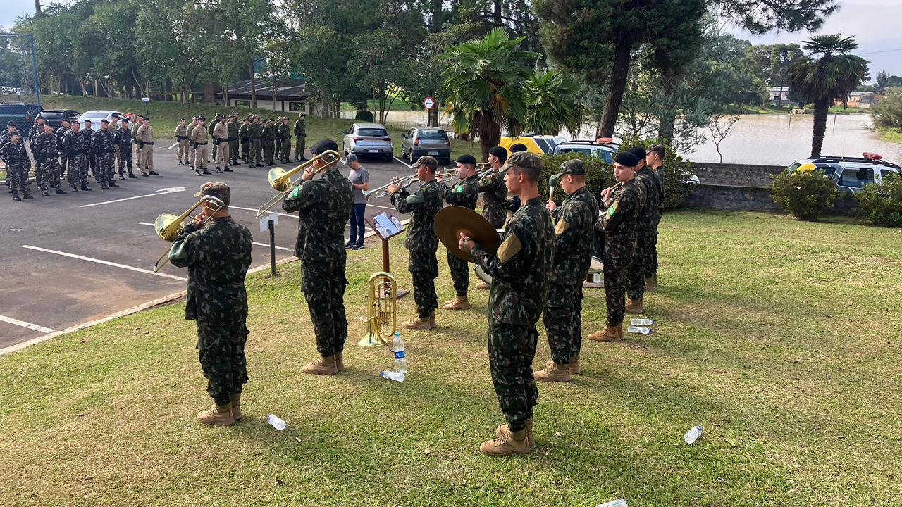 Artagão Júnior participa de solenidade alusiva ao patrono das polícias militares e civis em Guarapua