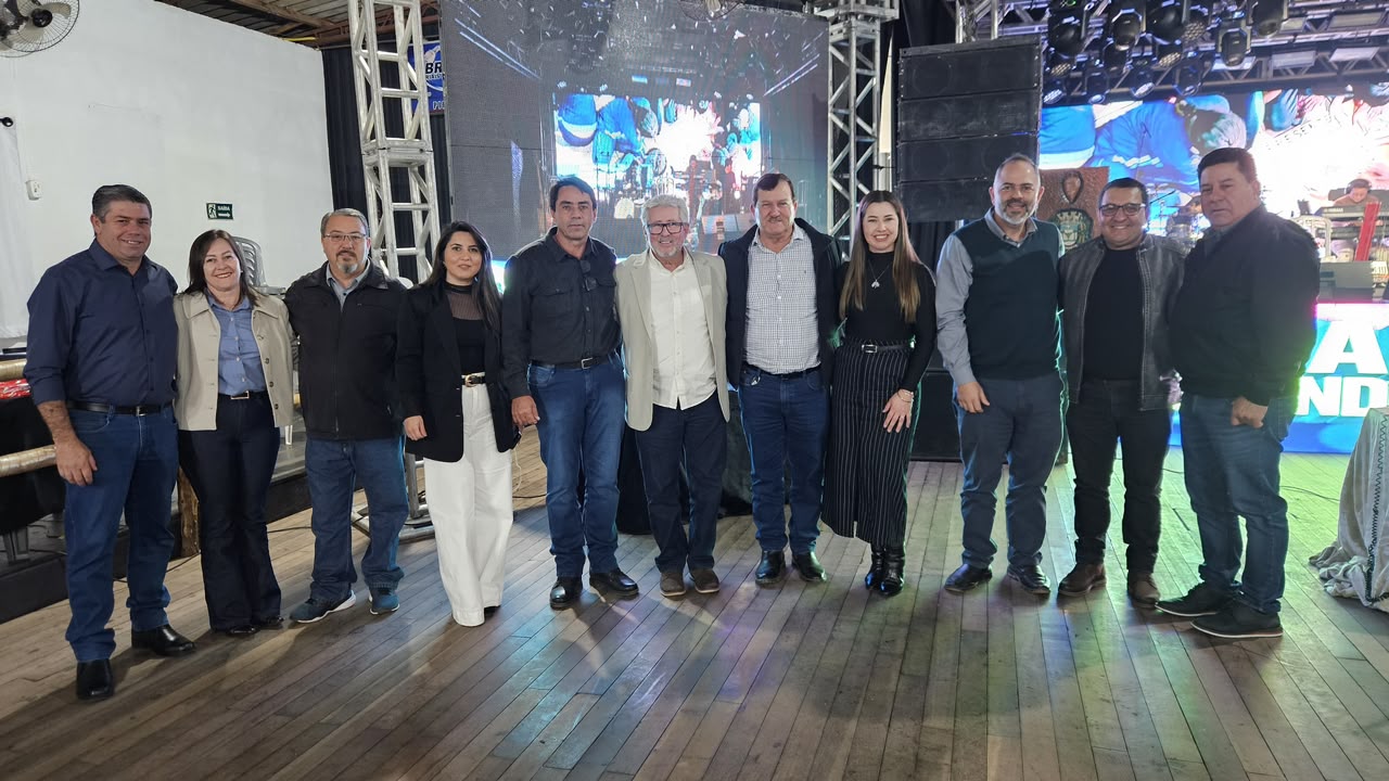 Artagão Júnior prestigia Rodeio Integração e Festival Canta Cantu durante agenda em Pinhão