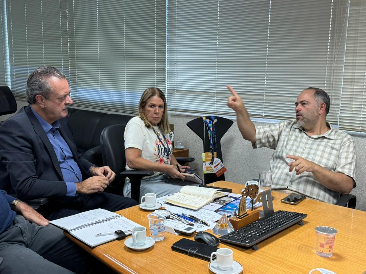 Artagão Júnior promove diálogo entre APRE e IAT sobre modernização da legislação ambiental