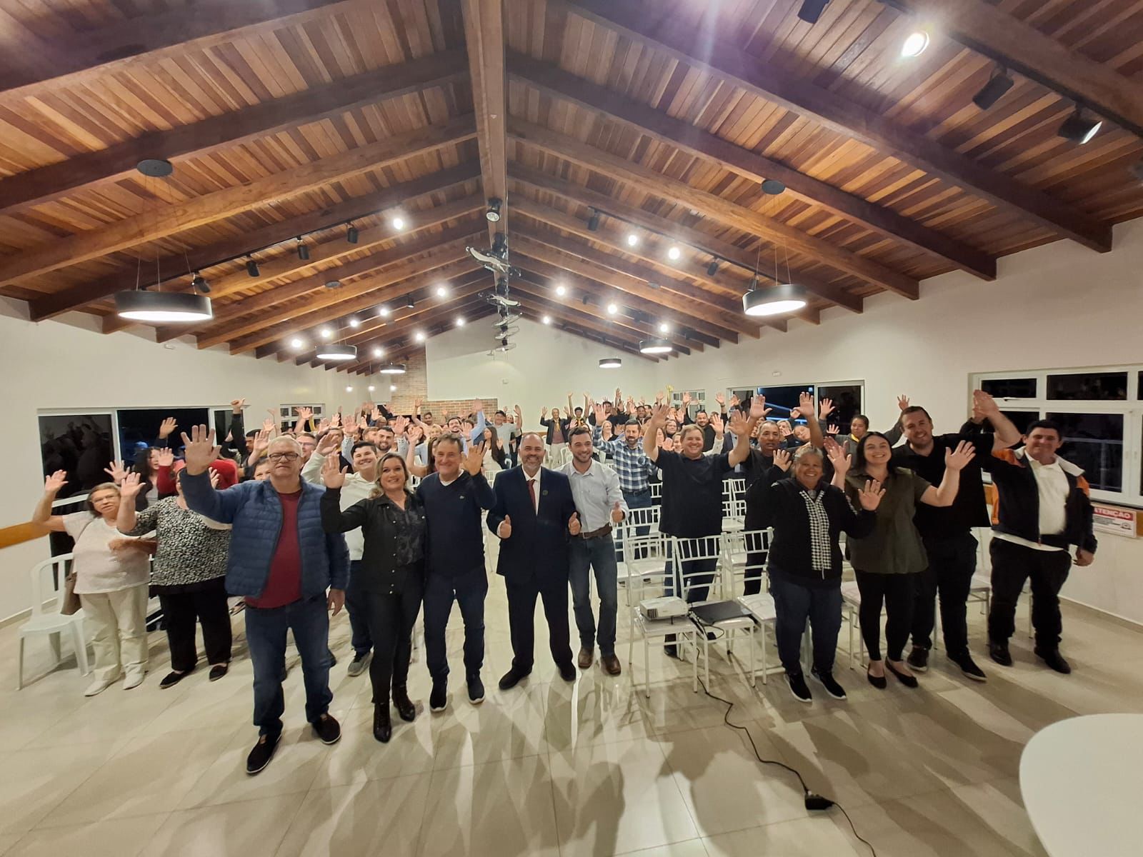 Artagão Júnior se reúne com lideranças adventistas em Colombo e reforça apoio