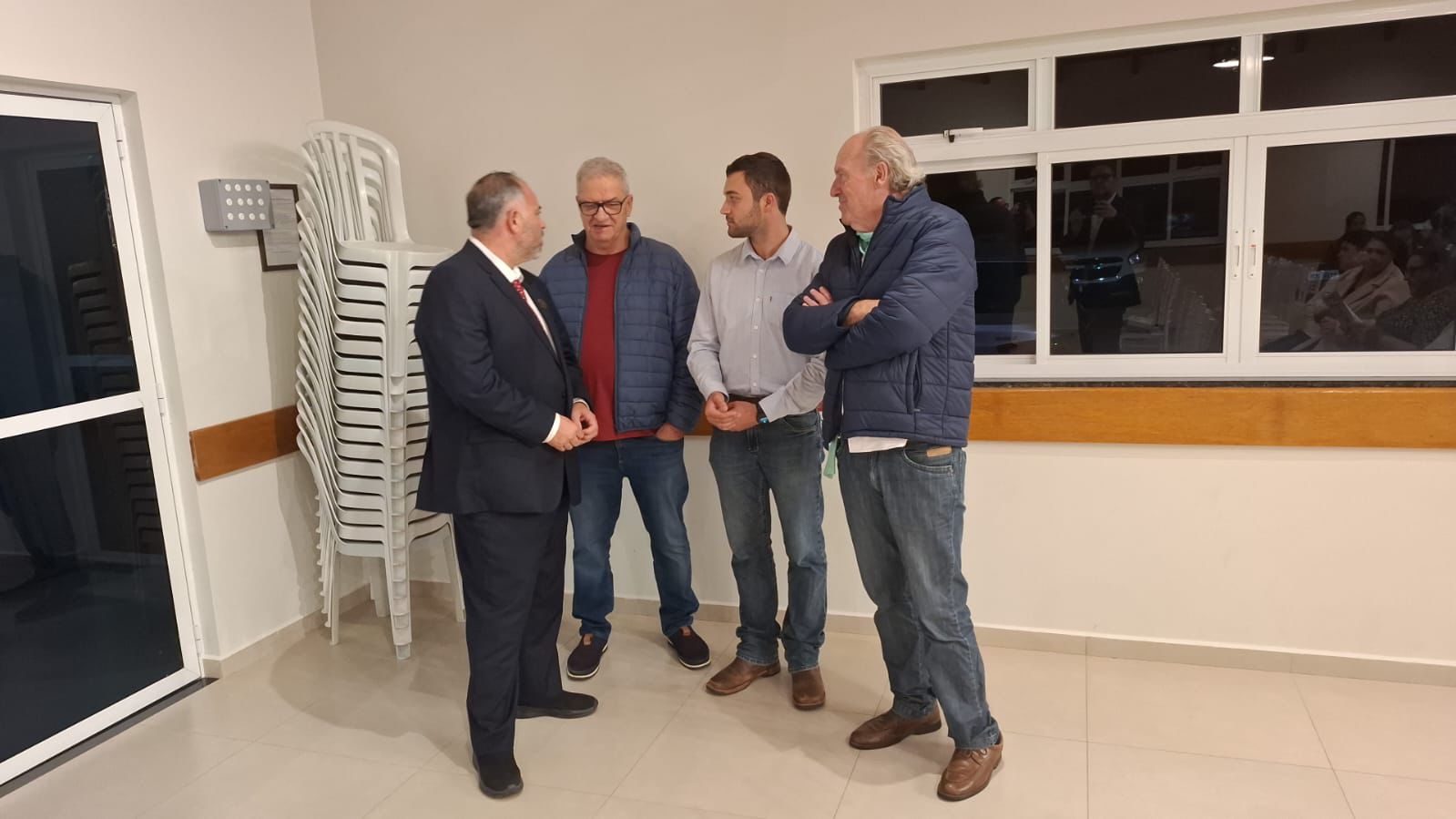 Artagão Júnior se reúne com lideranças adventistas em Colombo e reforça apoio