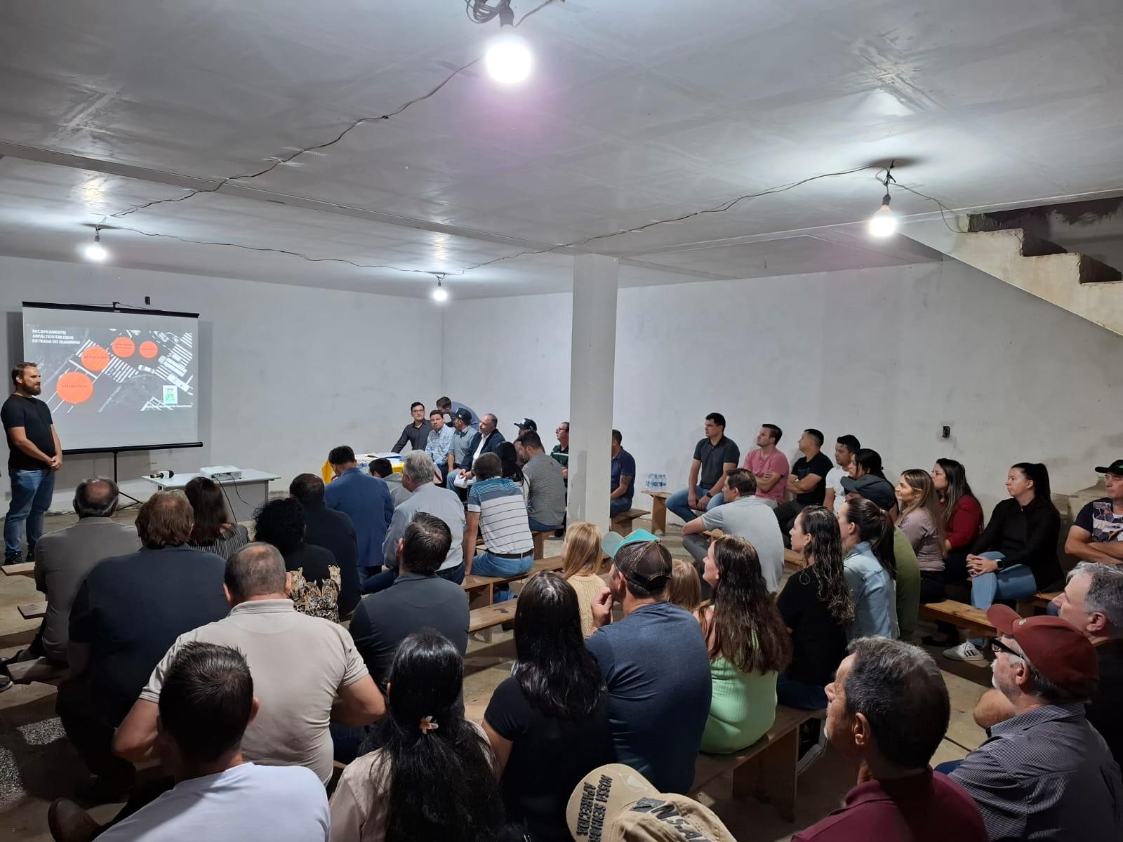 Artagão Júnior participa do anuncio de R$ 2,1 milhões em pavimentação asfáltica em Guamiranga