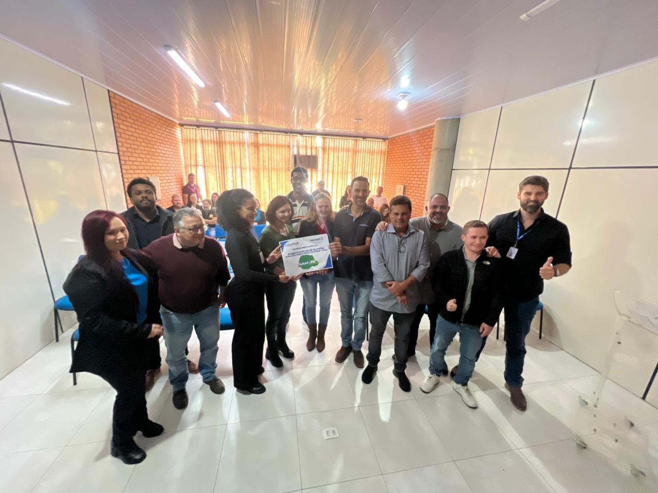 Artagão Júnior participa de entrega de selo SUSAF a queijaria de Guarapuava