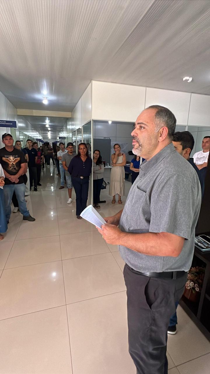 Artagão Júnior discute aplicação de mais de R$ 32 milhões em investimentos para Foz do Jordão