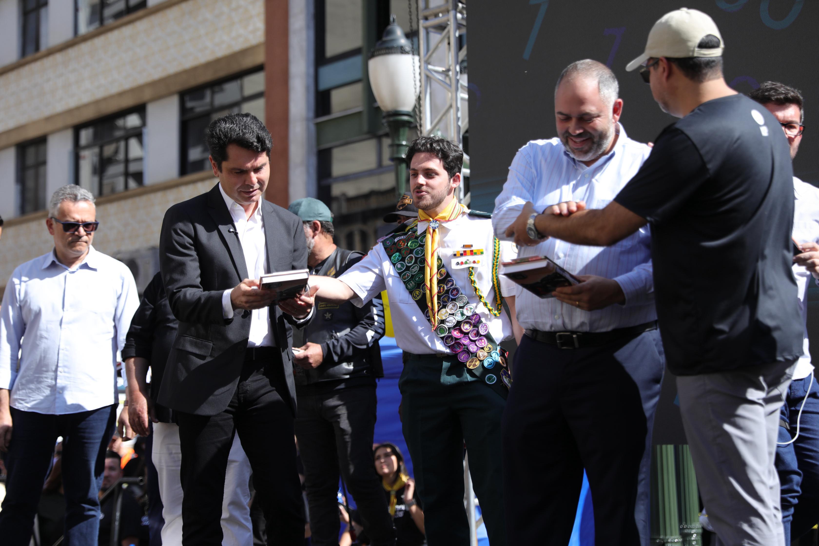 Deputado Artagão Júnior participa da mobilização