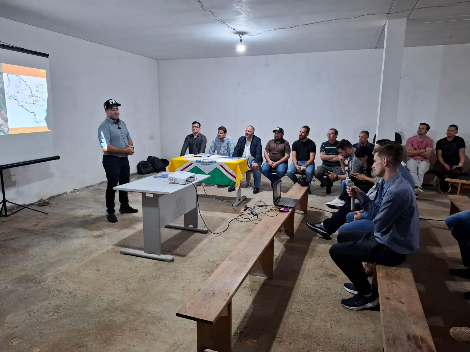Artagão Júnior participa do anuncio de R$ 2,1 milhões em pavimentação asfáltica em Guamiranga