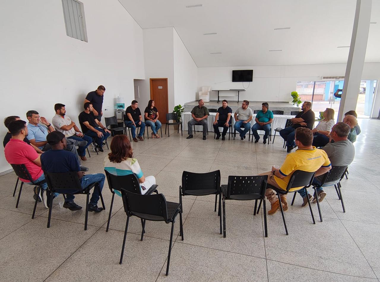 Artagão Júnior e prefeito Orli anunciam avanços no programa Asfalto Novo, Vida Nova, em Ivaí