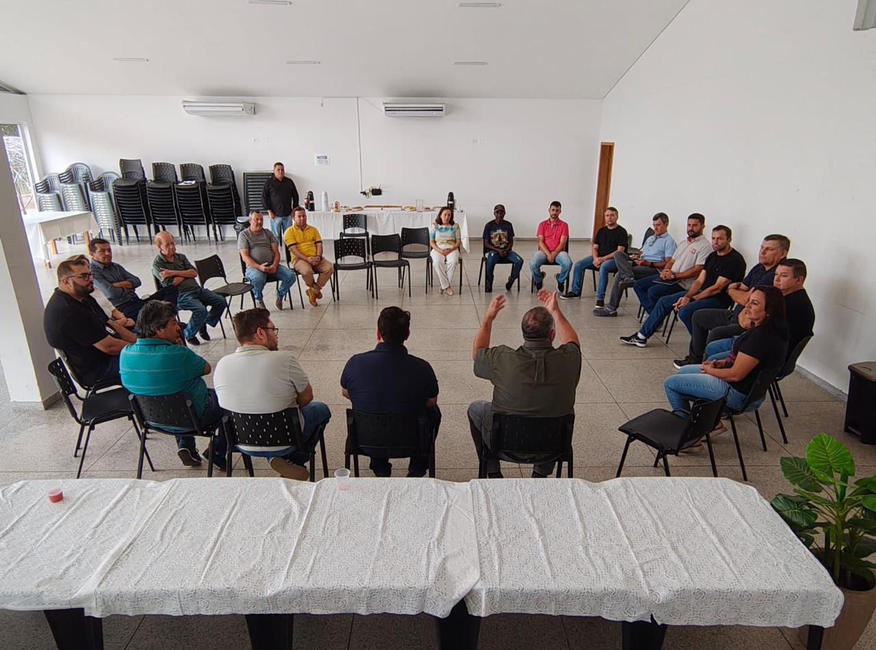 Artagão Júnior e prefeito Orli anunciam avanços no programa Asfalto Novo, Vida Nova, em Ivaí