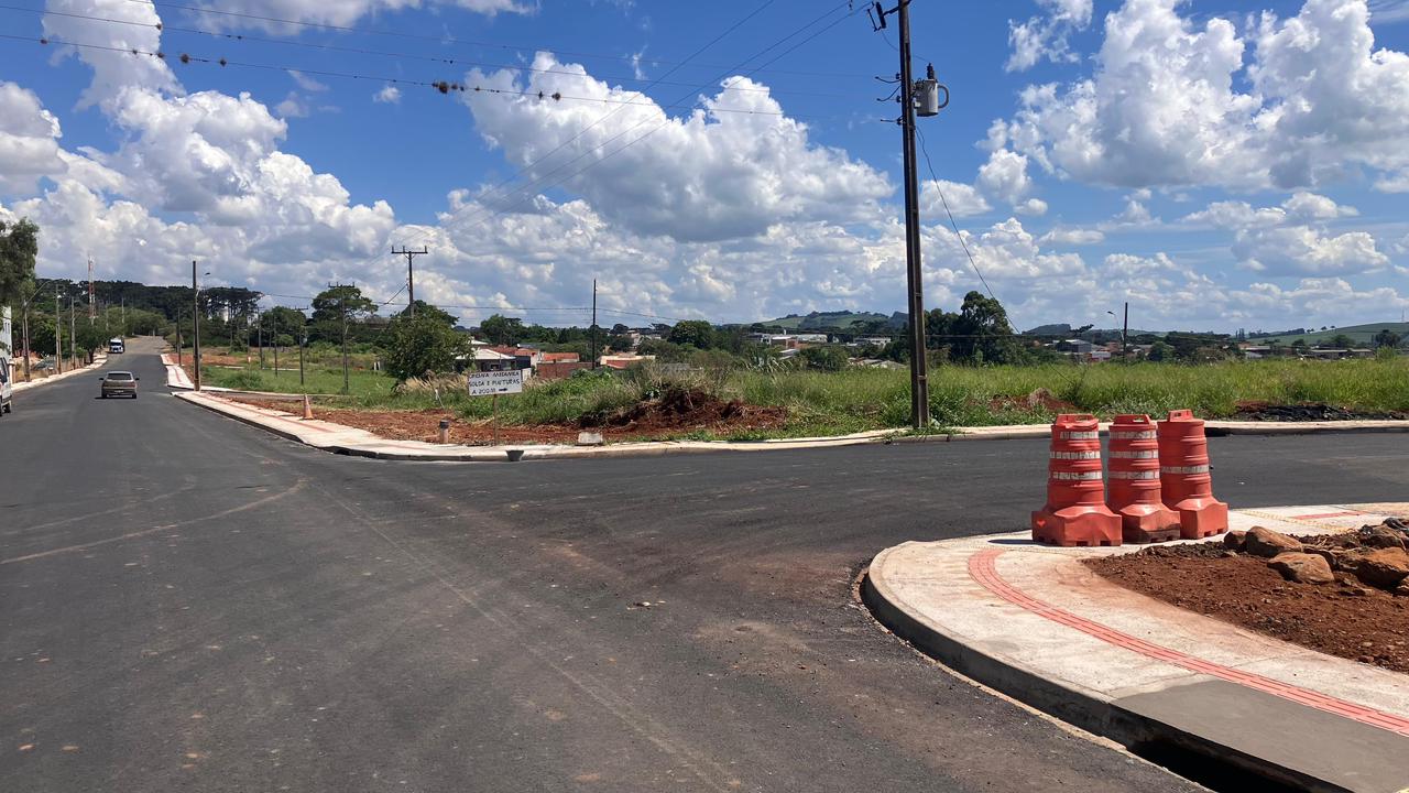 Artagão Júnior e prefeito Orli fiscalizam obras e anunciam novos investimentos em asfalto para Ivaí