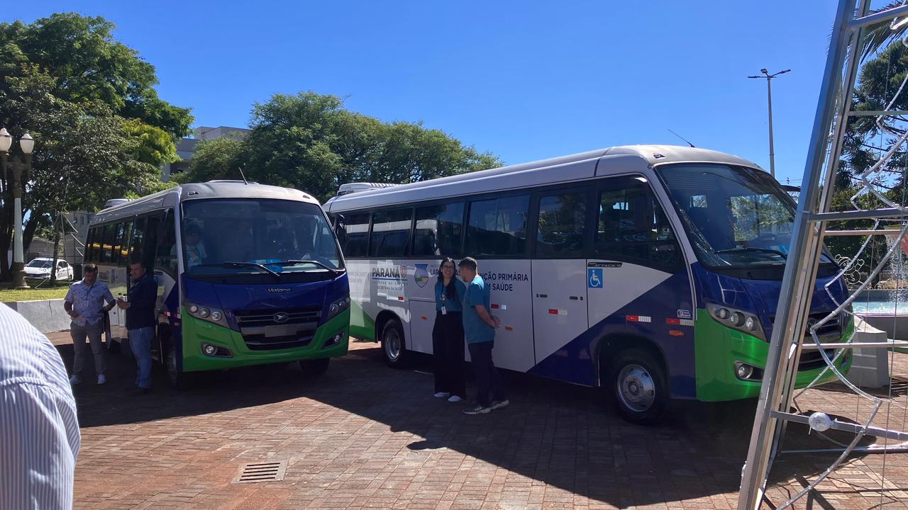 Artagão Júnior participa da entrega de ônibus do programa Cuida Mais Paraná em Laranjeiras do Sul