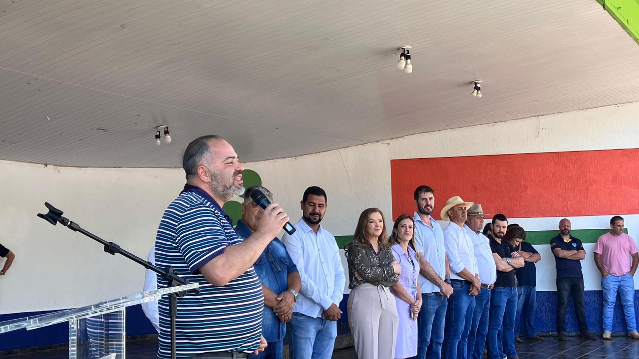 Artagão Júnior participa da entrega de ônibus do programa Cuida Mais Paraná em Laranjeiras do Sul