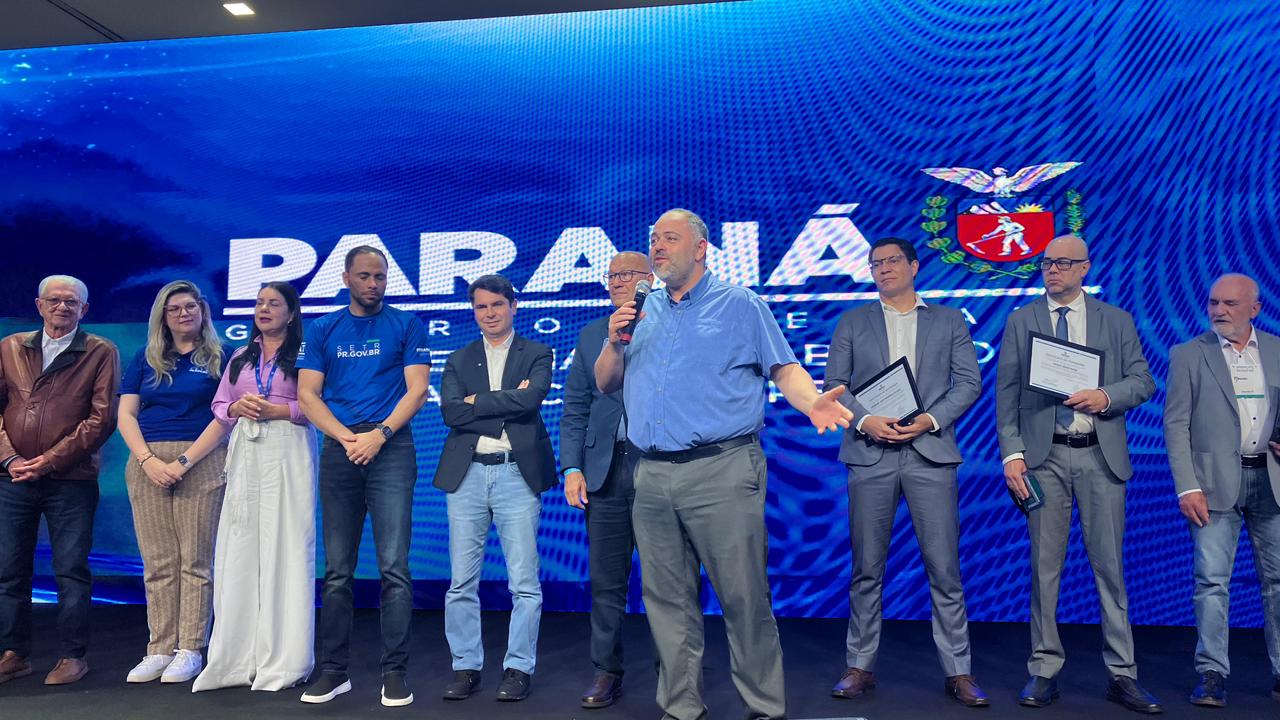 Artagão Júnior é homenageado no evento estadual "Protagonistas do Trabalho" em Foz do Iguaçu