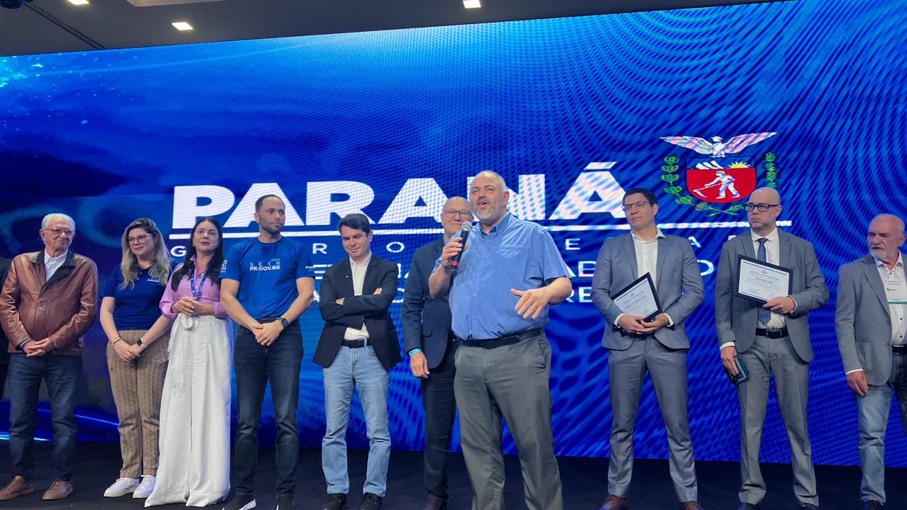 Artagão Júnior é homenageado no evento estadual "Protagonistas do Trabalho" em Foz do Iguaçu