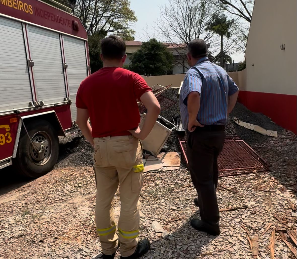 Artagão fiscaliza obras no Corpo de Bombeiros de Laranjeiras do Sul