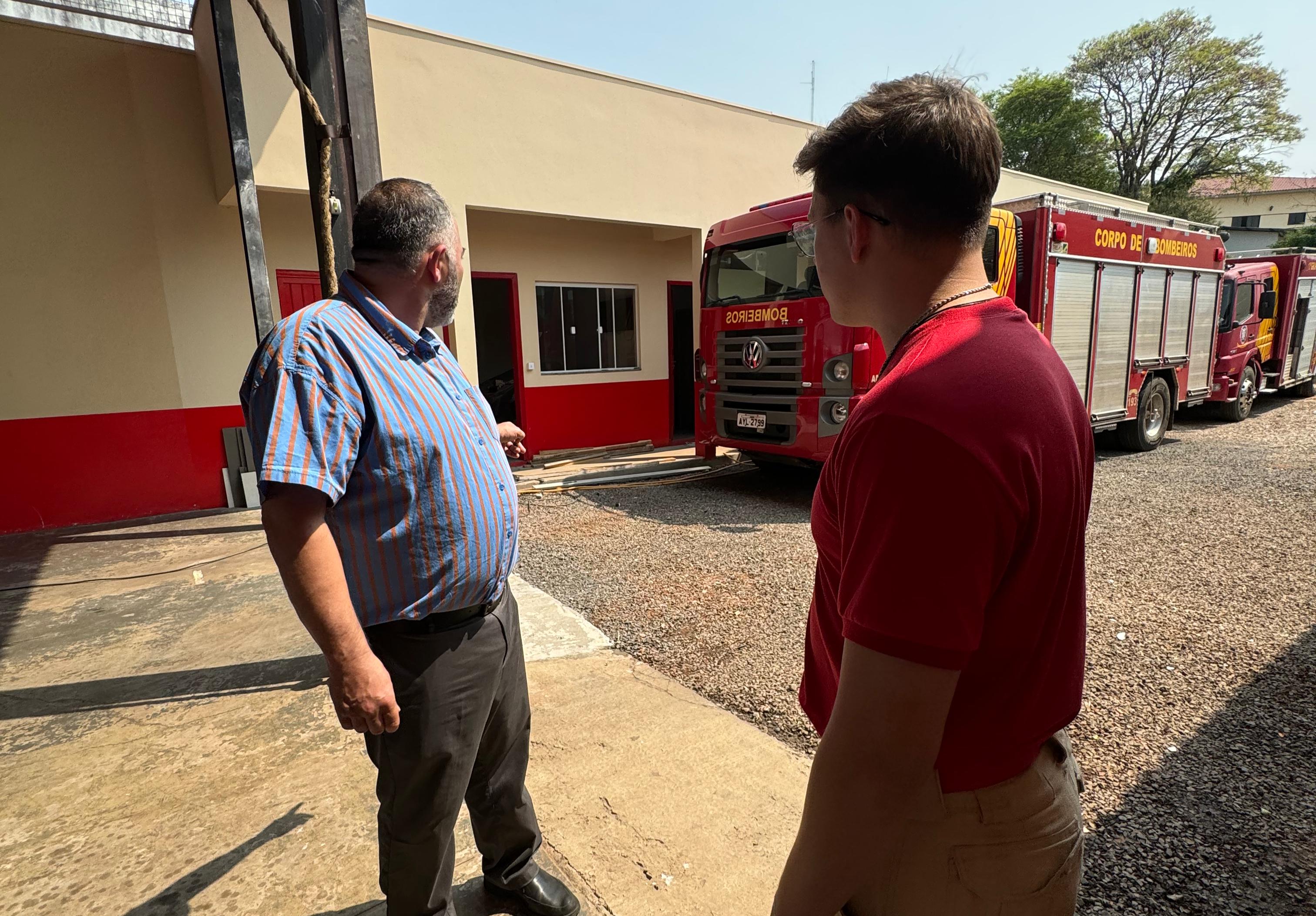 Artagão fiscaliza obras no Corpo de Bombeiros de Laranjeiras do Sul