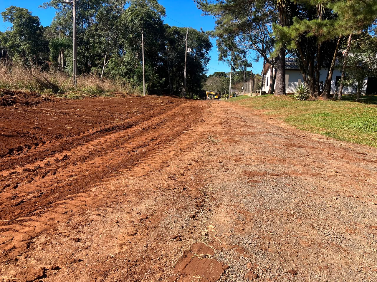Em Guamiranga, Artagão Júnior acompanha obras do Asfalto Novo, Vida Nova e reforça parceria
