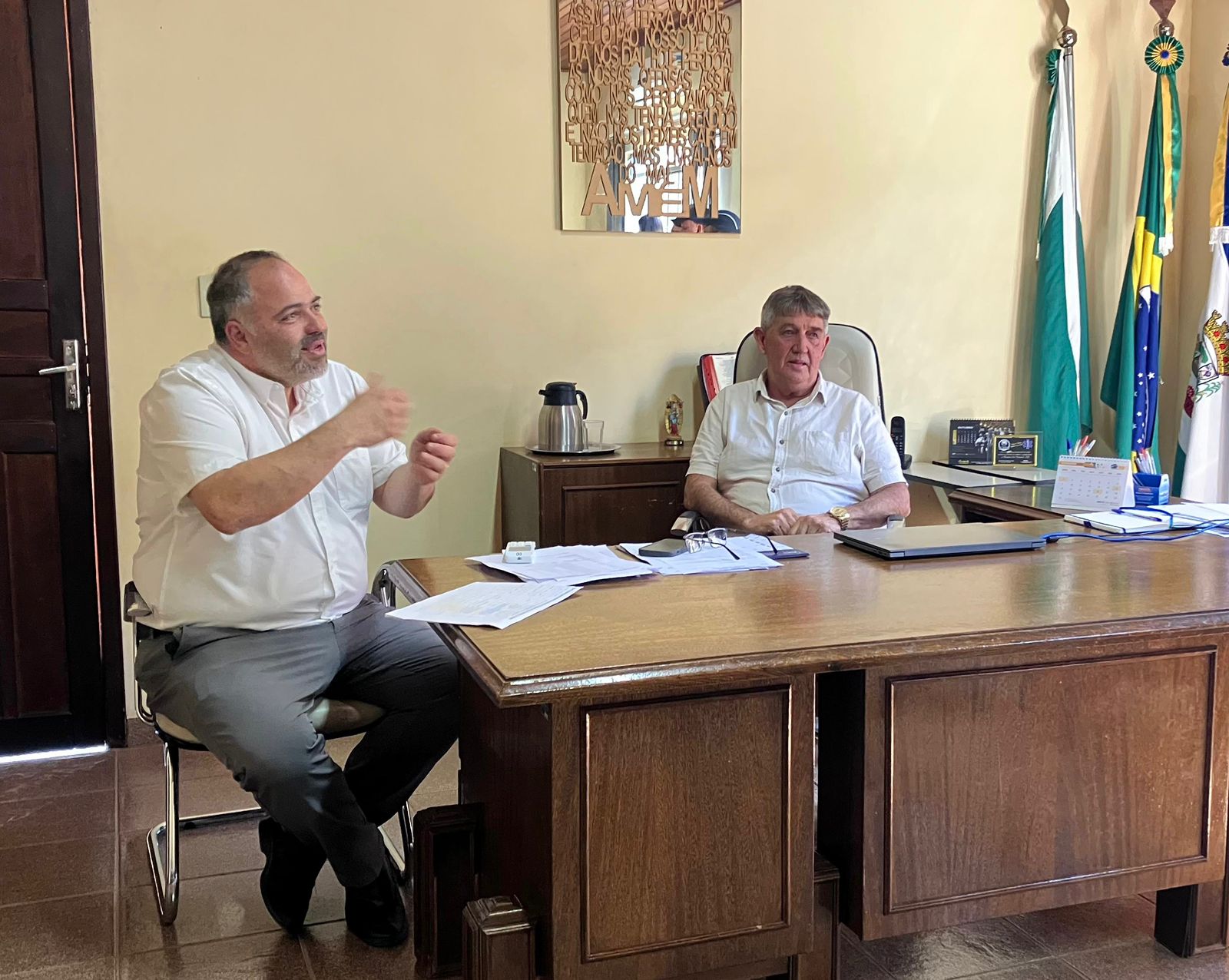 Artagão Júnior discute demandas com prefeito Zélio e destaca investimentos para Ventania