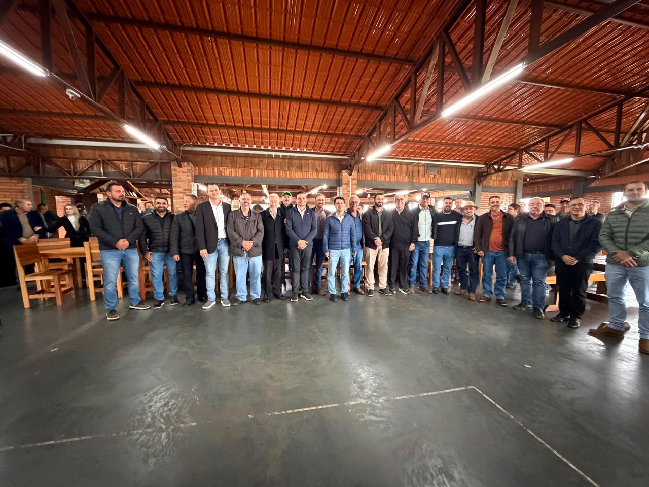 Deputado Artagão Júnior se reúne com prefeitos da região e comemora avanço da nova sede da ASSISCOP