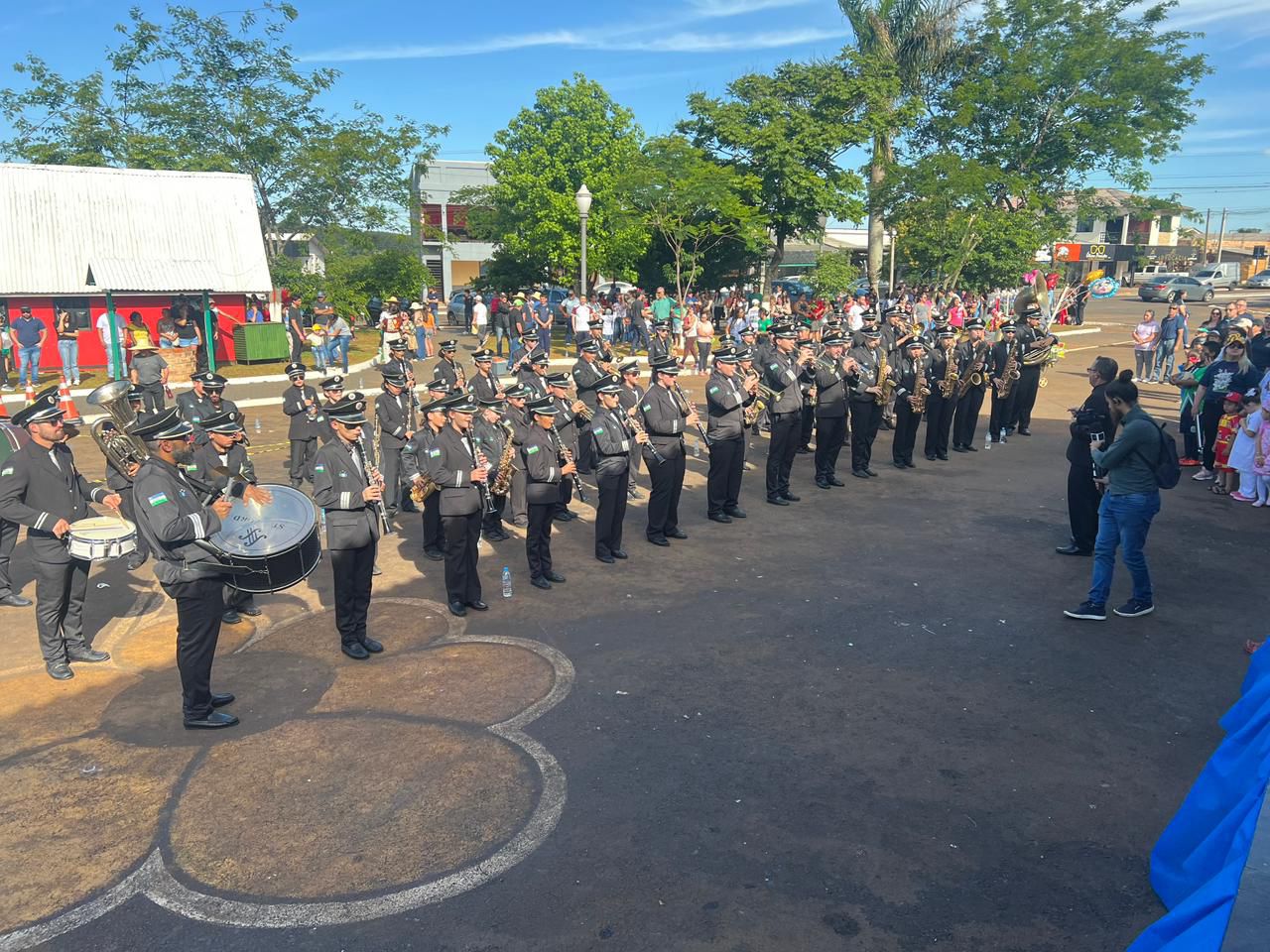 Artagão Júnior participa do desfile cívico em comemoração aos 29 anos de Foz do Jordão