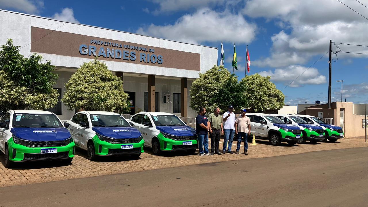 Artagão Júnior participa da entrega de veículos e máquinas e anuncia investimentos em Grandes Rios