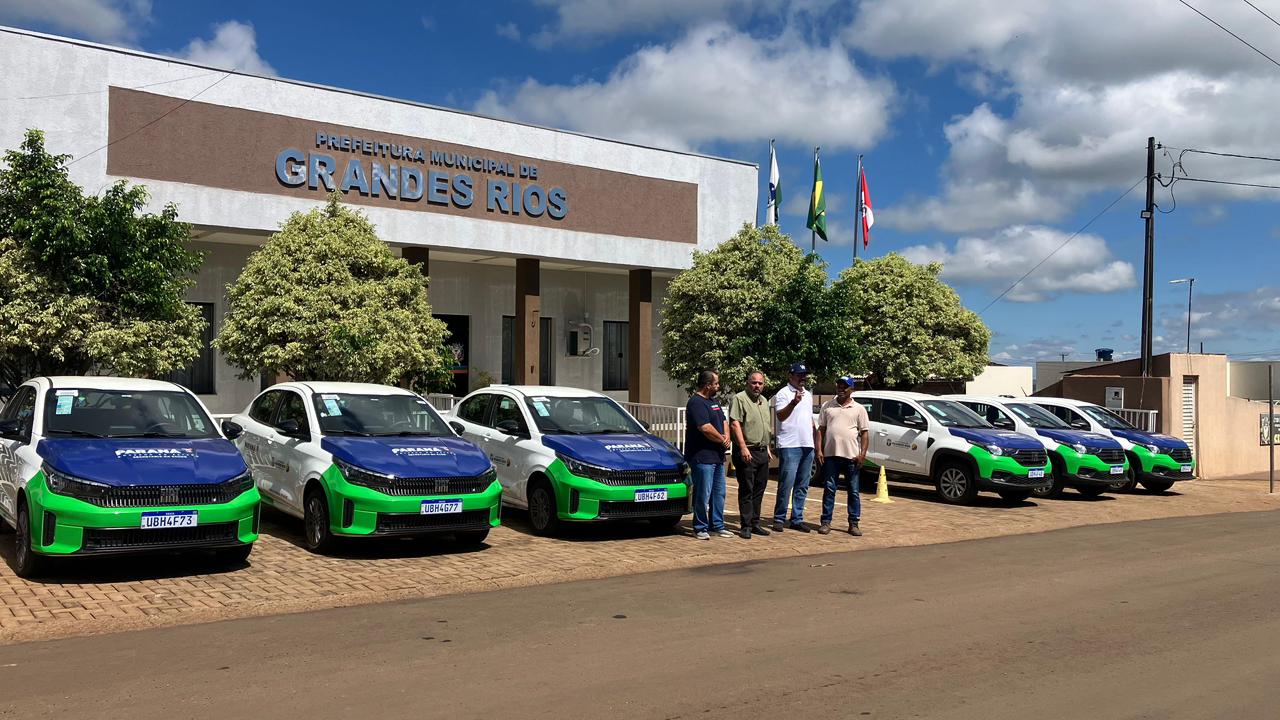 Artagão Júnior participa da entrega de veículos e máquinas e anuncia investimentos em Grandes Rios