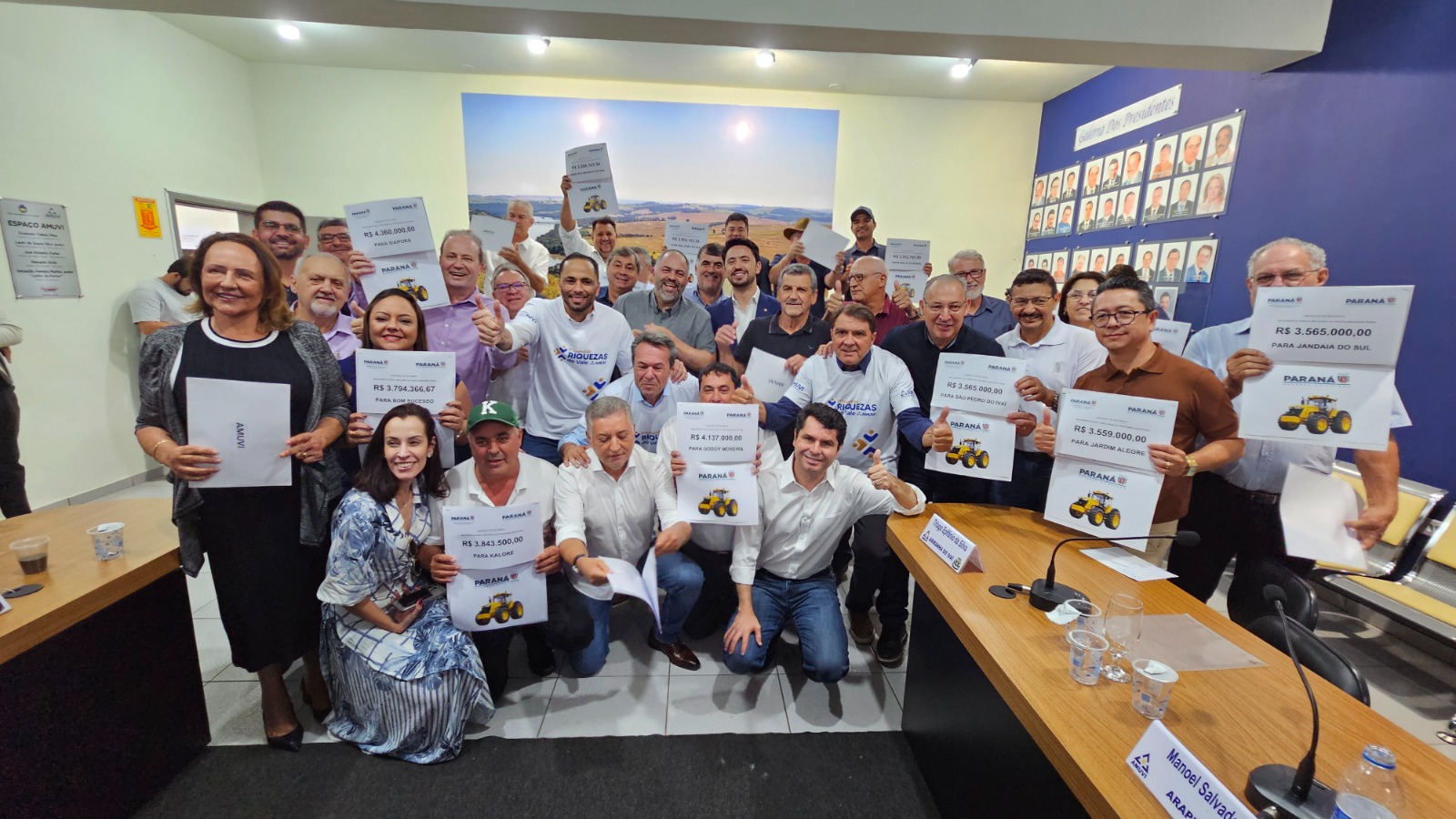 Artagão Júnior participa de reunião da Amuvi e destaca avanços no desenvolvimento rural do Vale do I