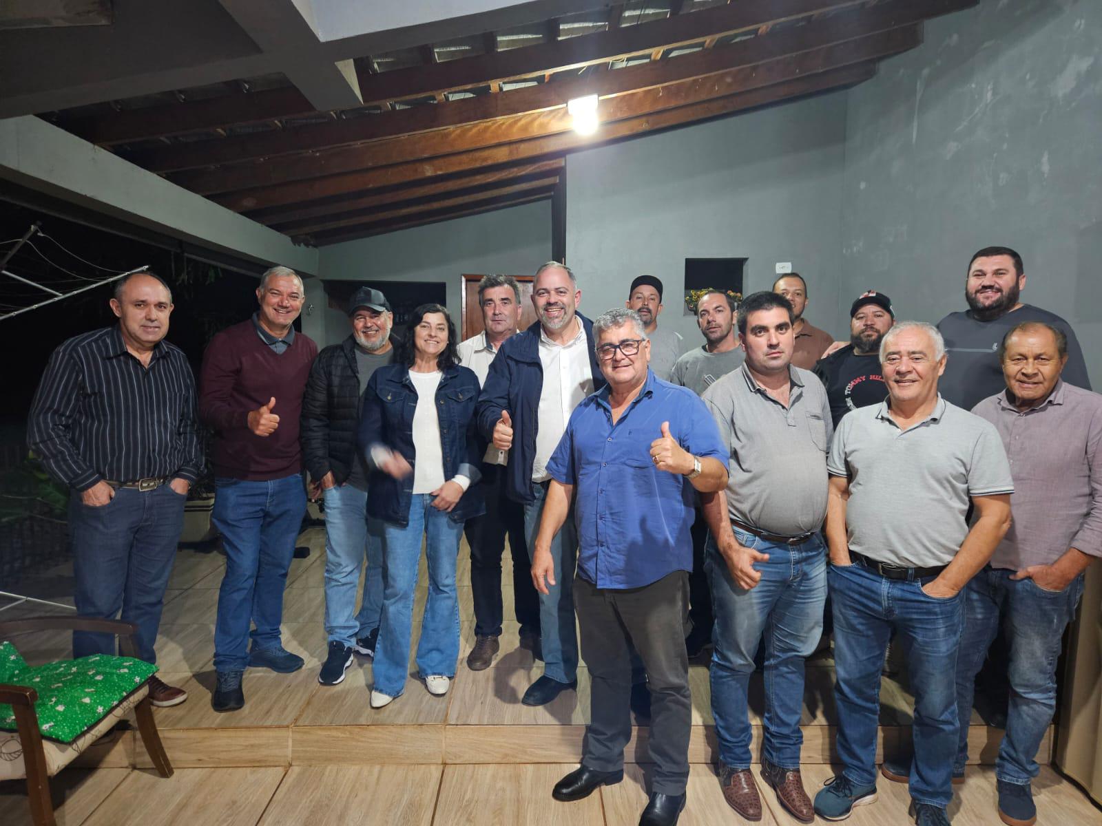 Artagão Júnior se reúne com lideranças em Ivaiporã