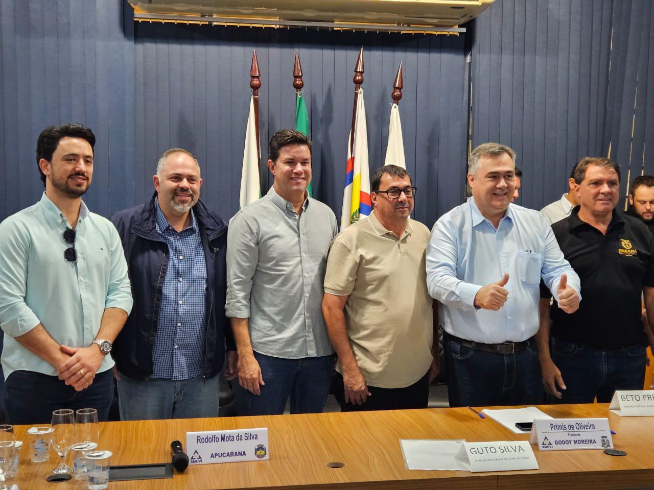 Artagão Júnior participa de reunião da AMUVI e destaca repasse de R$ 10,1 milhões para juventude