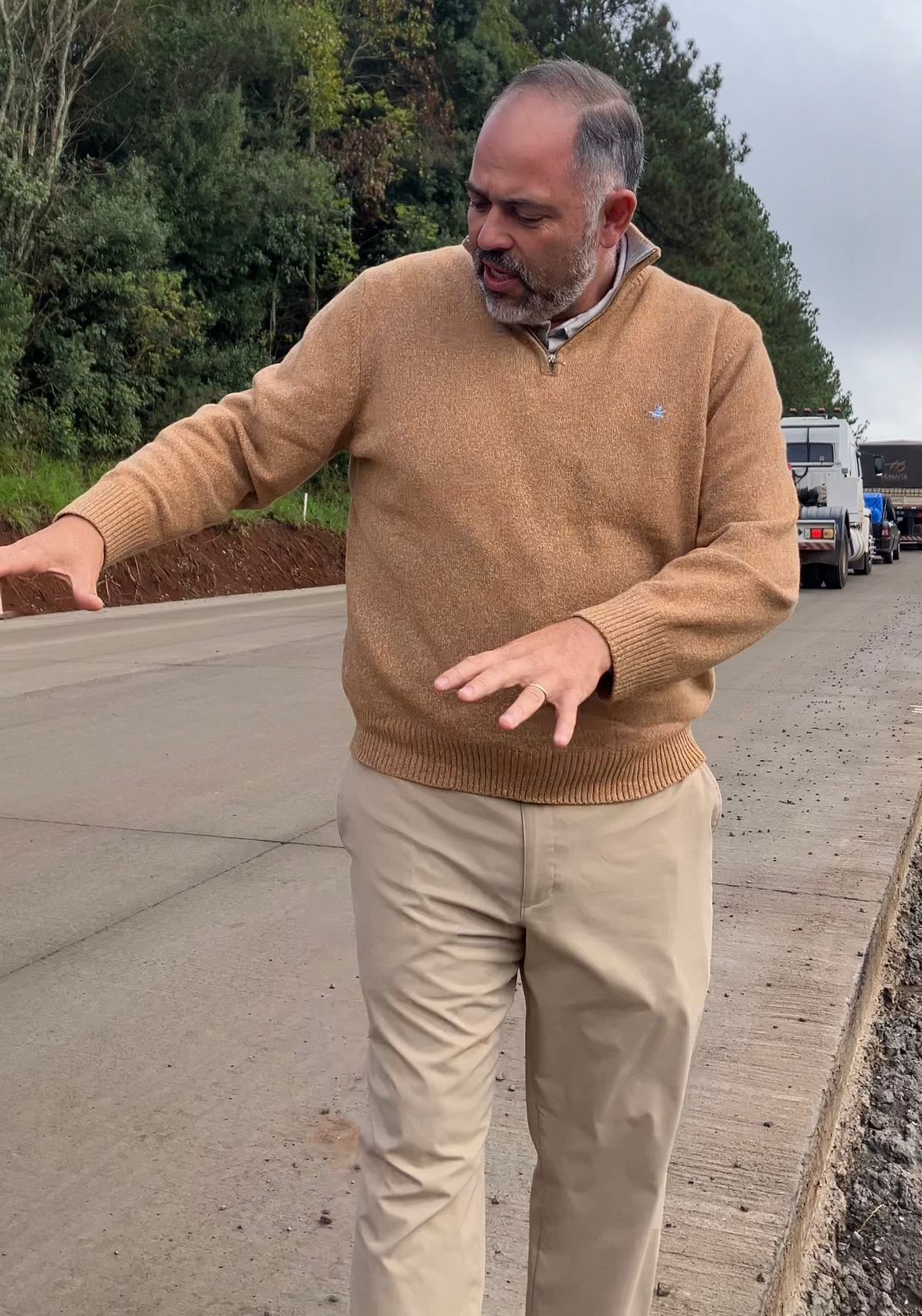 Artagão Júnior visita obras da duplicação da PR-466 entre Pitanga e Turvo