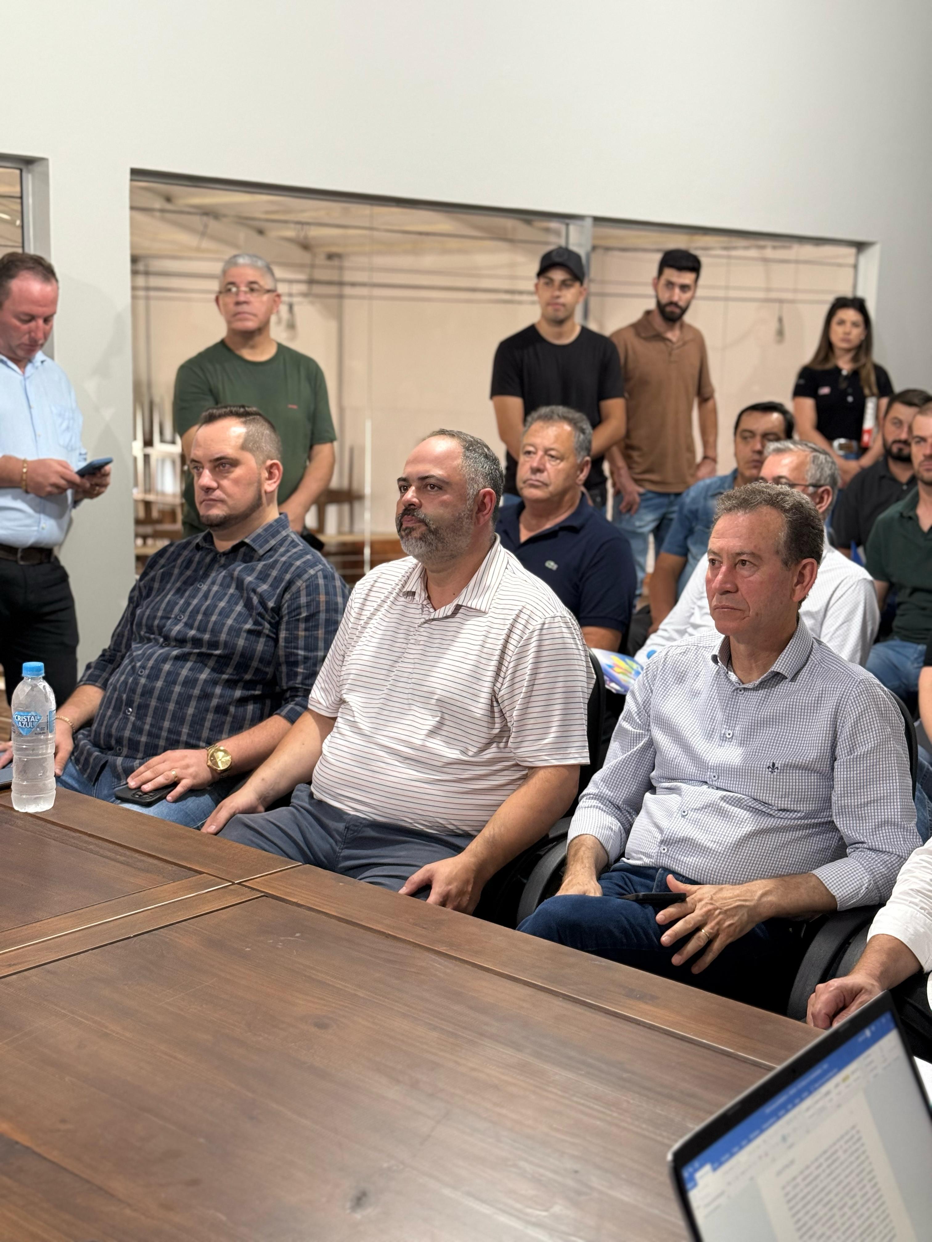 Artagão Júnior se reúne com prefeitos da Cantu para discutir investimentos e fortalecimento regional
