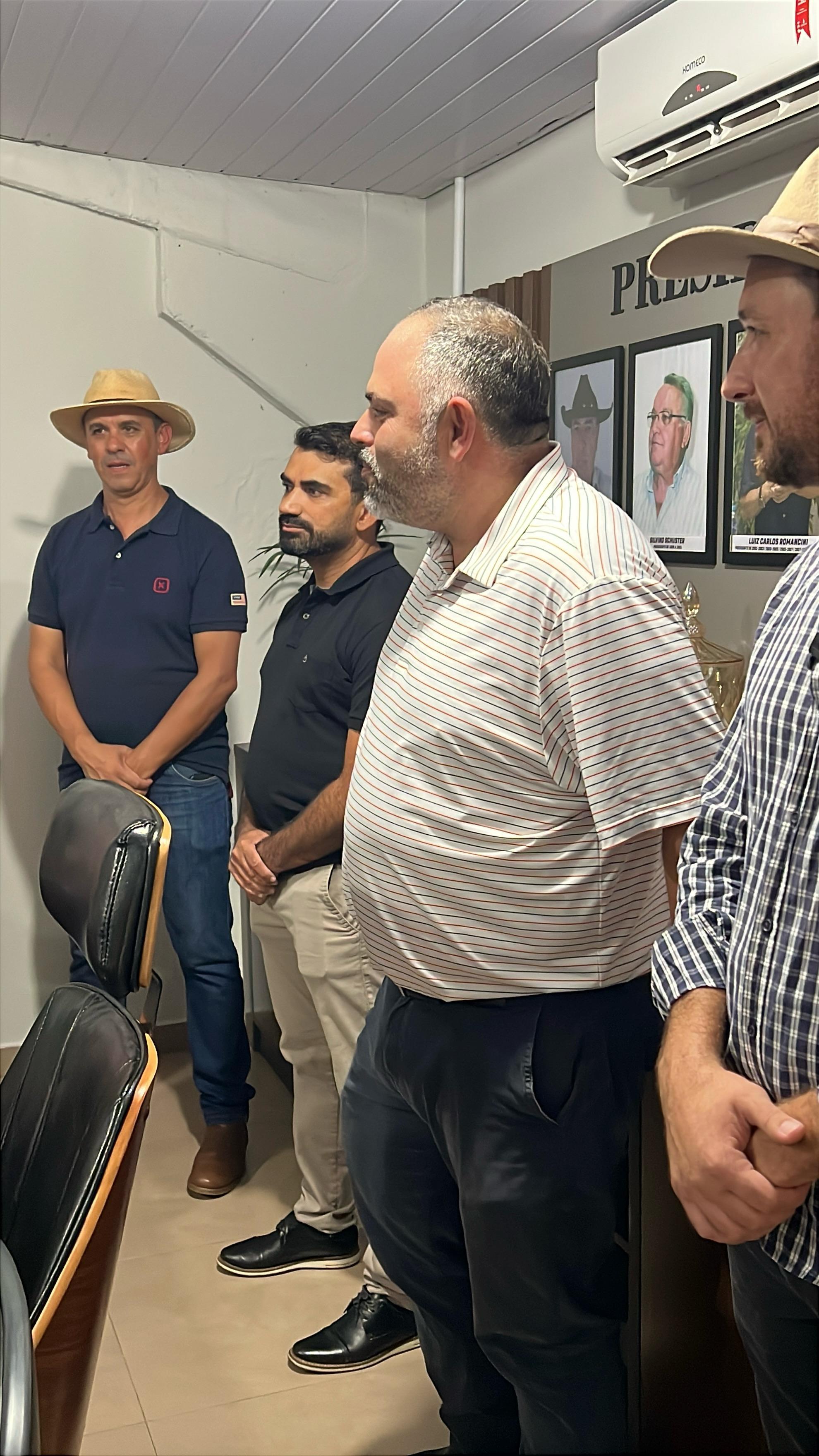 Artagão Júnior se reúne com prefeitos da Cantu para discutir investimentos e fortalecimento regional