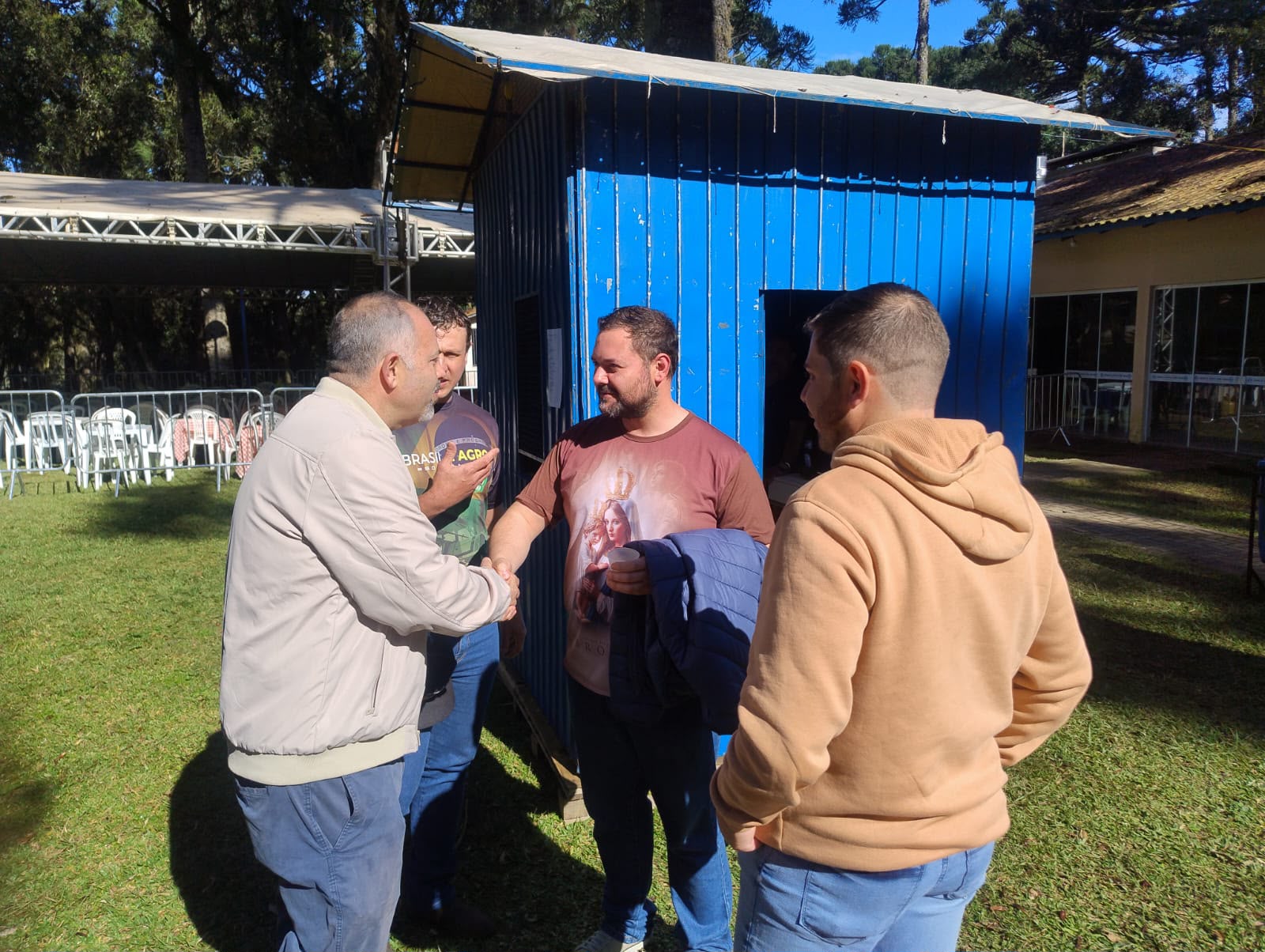 Artagão Júnior participa do Tratoraço durante a 2ª Festa da Agricultura de Piraí do Sul