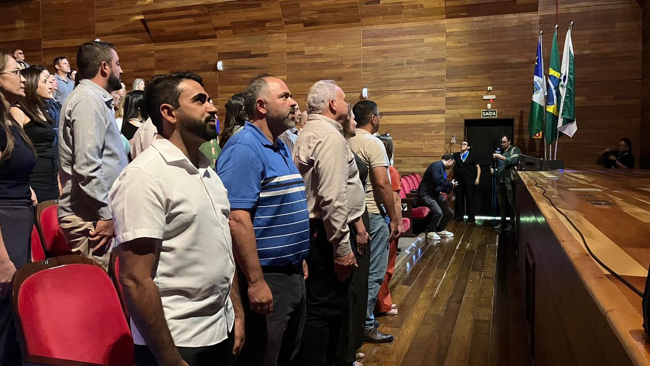 Artagão Júnior participa de premiação educacional e entrega de equipamentos tecnológicos em Guarapua