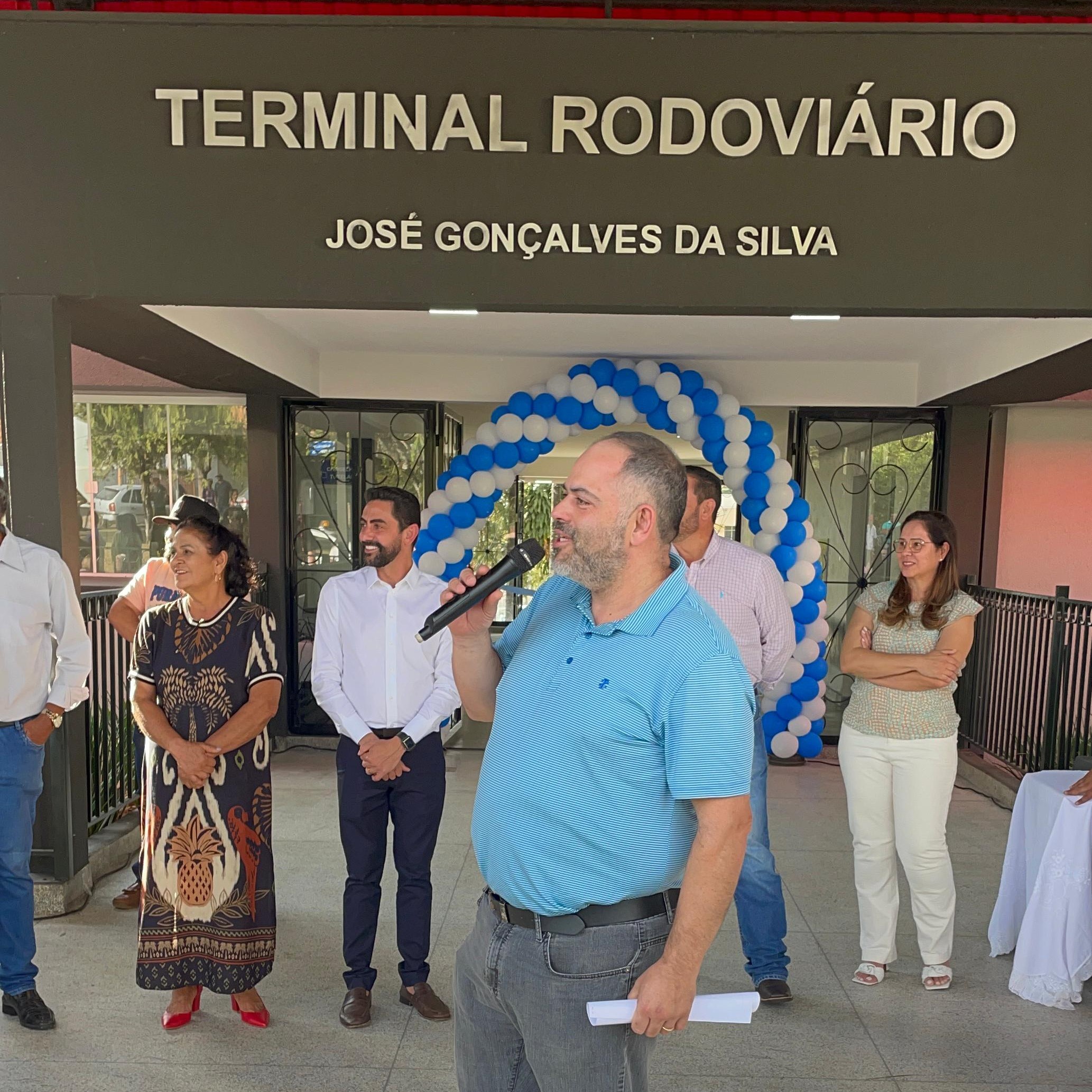 Artagão Júnior e o prefeito Raimundinho inauguram conquistas em Bom Sucesso