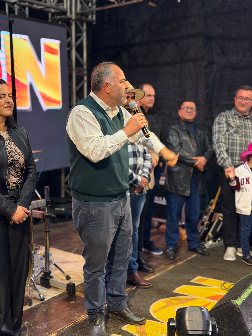 Artagão Júnior participa do Arraiá na Praça e destaca mais de R$ 29,4 milhões em investimentos