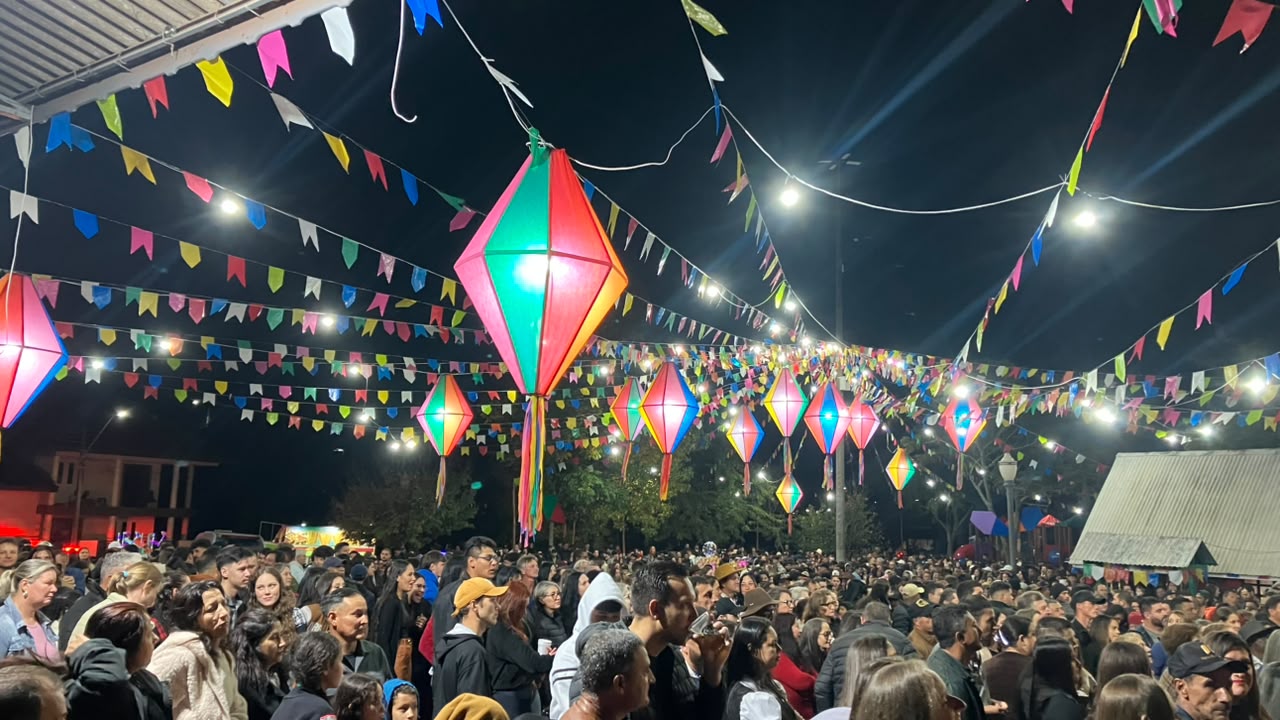 Artagão Júnior participa do Arraiá na Praça e destaca mais de R$ 29,4 milhões em investimentos