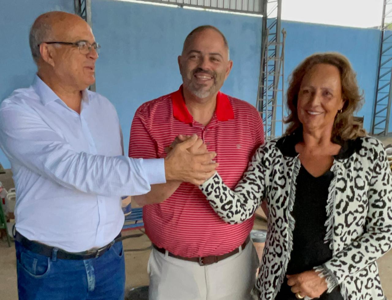 Deputado Artagão Júnior e Adhemar anunciam R$ 6,5 milhões para asfalto em Marumbi