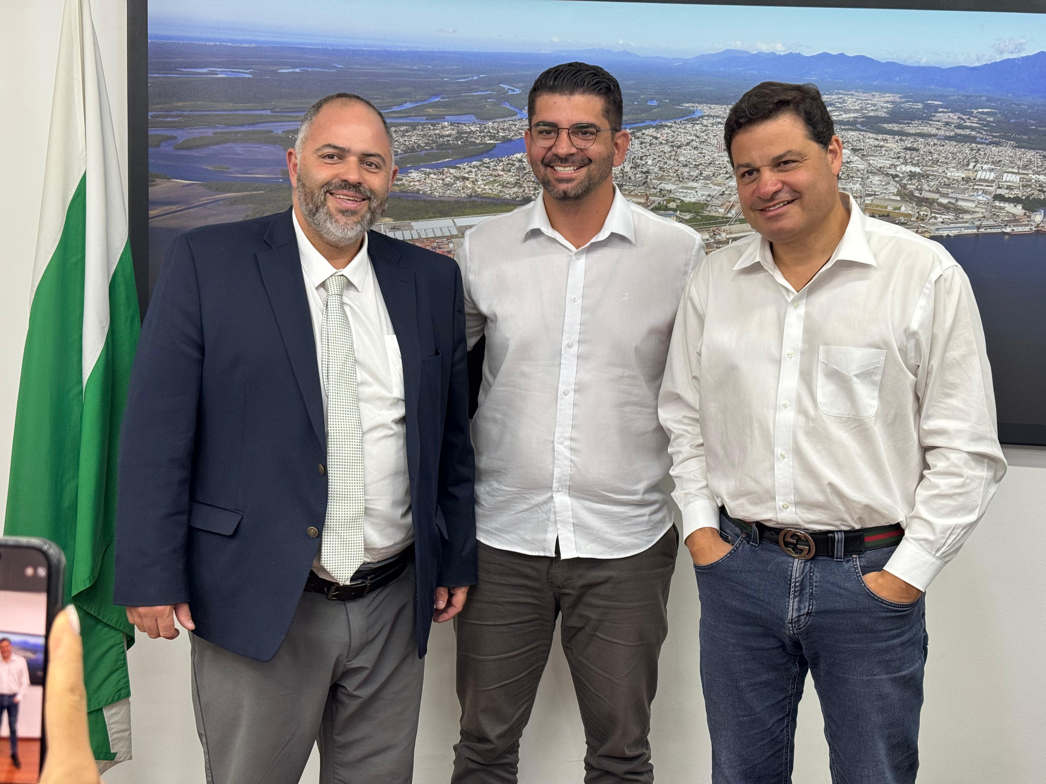 Artagão Júnior promove reuniões entre prefeitos e Secretário de Infraestrutura e Logística
