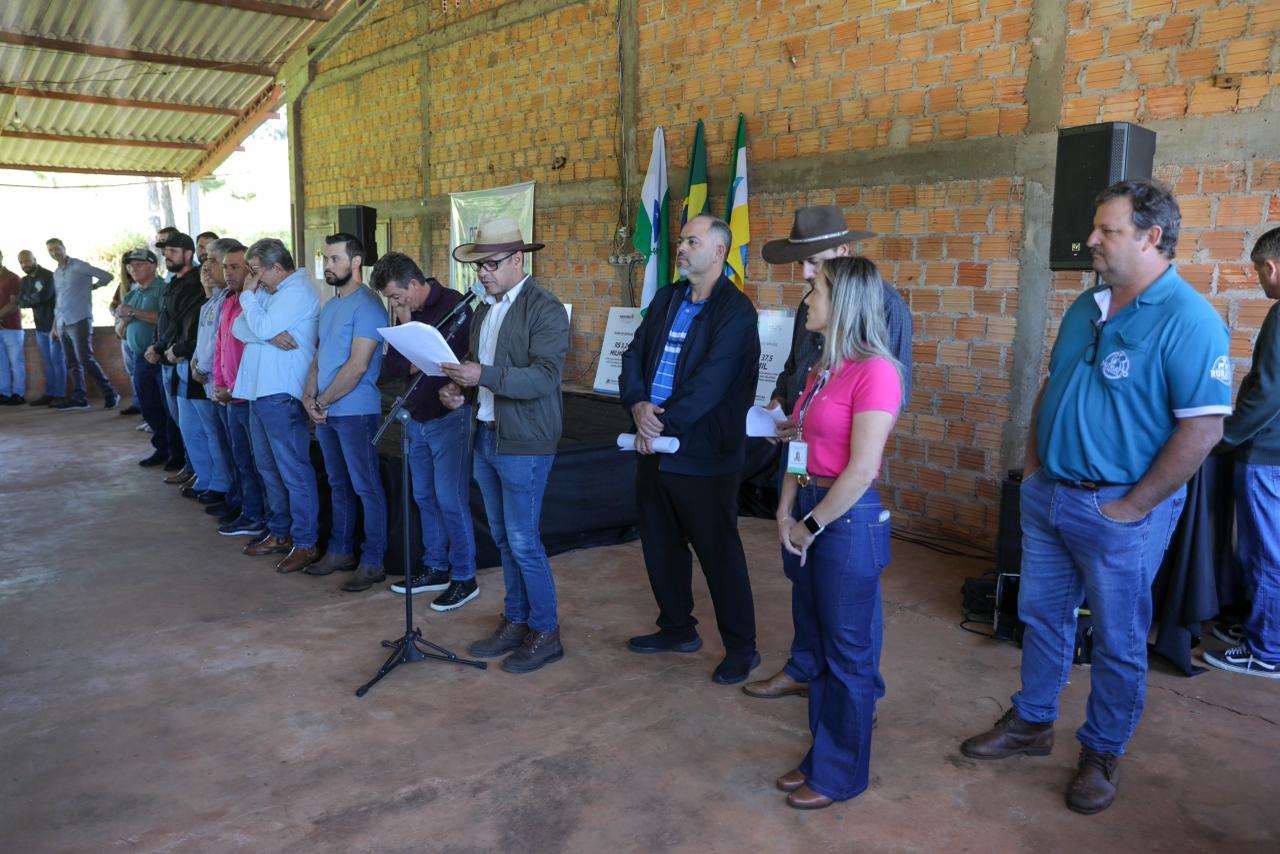Artagão Júnior e prefeito Jaison Mendes anunciam obras de asfalto para as comunidades
