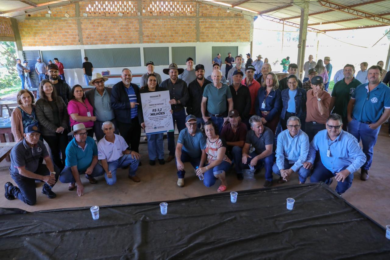 Artagão Júnior e prefeito Jaison Mendes anunciam obras de asfalto para as comunidades